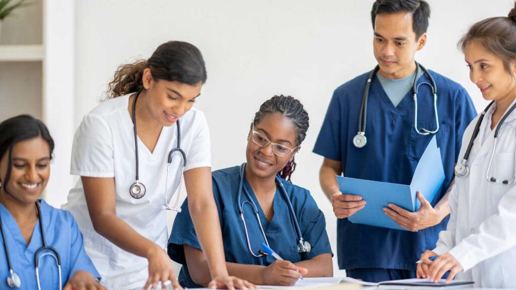 4 Ways to Display Leadership in Nursing